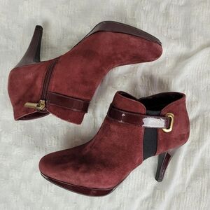 Bandolino Bocambria burgandy oxblood suede patent leather heel strap booties 7